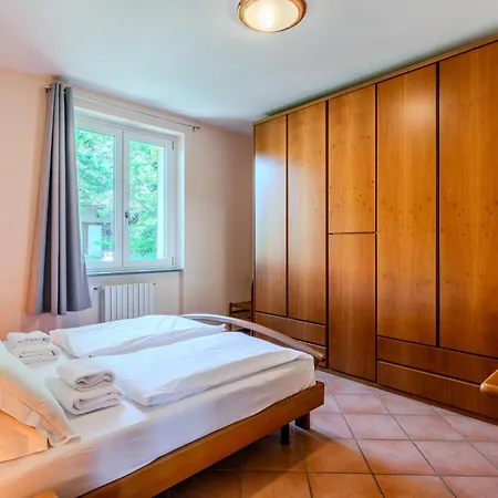 Alex By Interhome Gera Lario